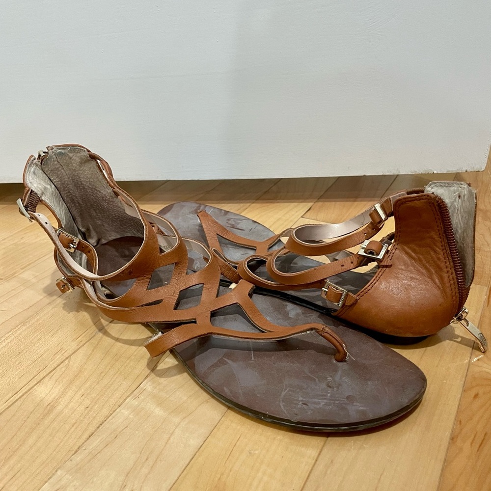 Vince Camuto size 10 gladiator sandal